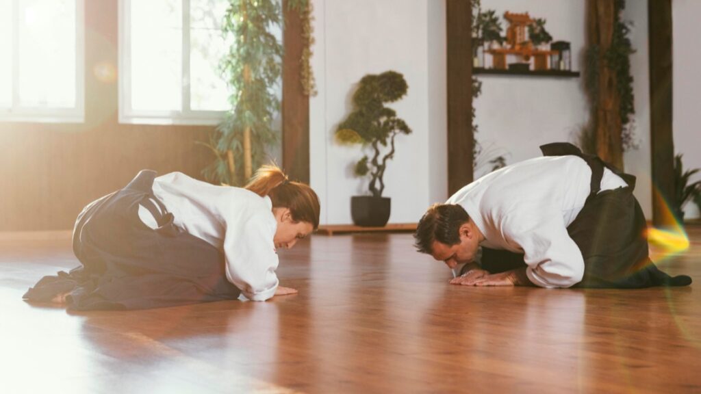 Aikido, sztuka walki pochodząca z Japonii, zdobywa coraz większą popularność na całym świecie, a Polska nie jest wyjątkiem